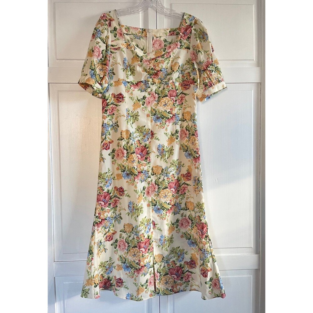 Floral Midi Dress Sweetheart Neck Short Sleeve Pastel Secret Garden Size Small